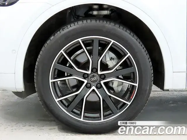 Audi Q5 2024 — Фото 19/20