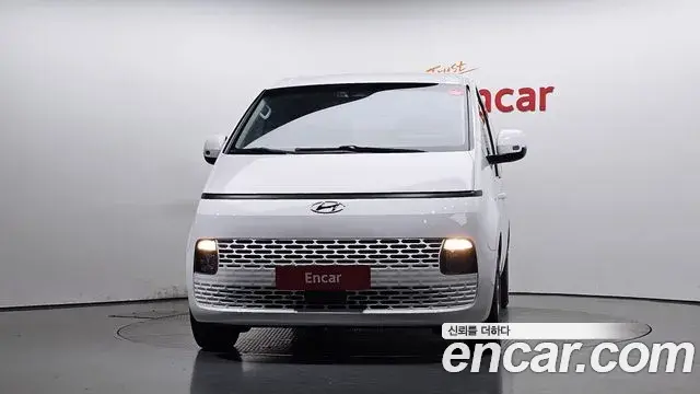 Hyundai Staria 2021 — Фото 2/20