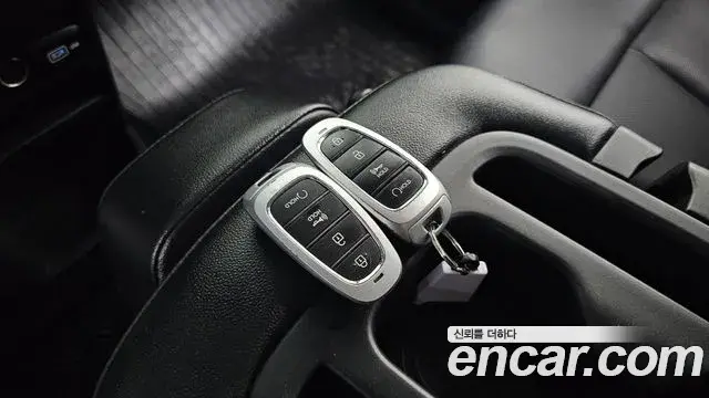 Hyundai Staria 2021 — Фото 19/20