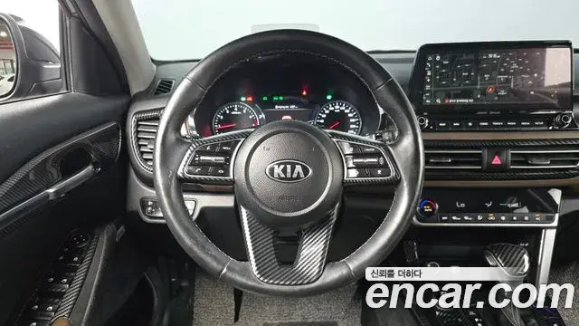 Kia Seltos 2021 — Фото 13/20
