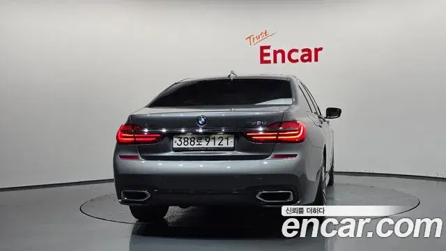 BMW 7 Series 2018 — Фото 4/20