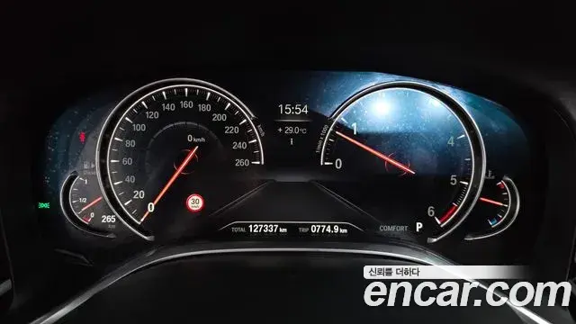 BMW 7 Series 2018 — Фото 8/20