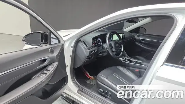 Hyundai Sonata 2021 — Фото 10/20