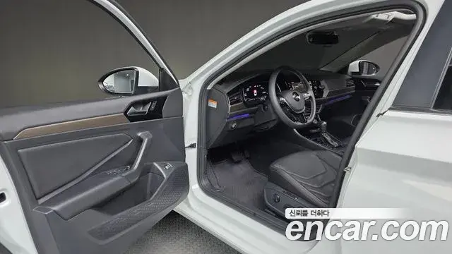 Volkswagen Jetta 2021 — Şəkil 22/33