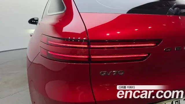 Genesis GV70 2022 — ფოტო 22/30