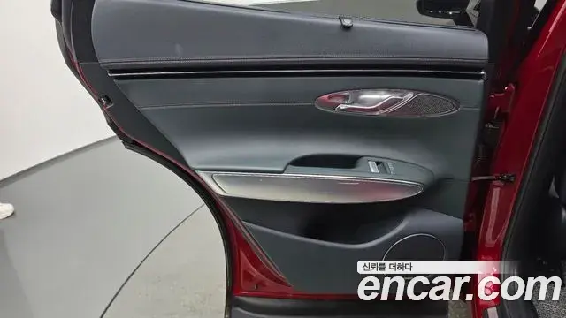 Genesis GV70 2022 — ფოტო 29/30