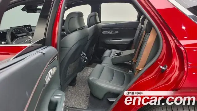 Genesis GV70 2022 — ფოტო 19/30