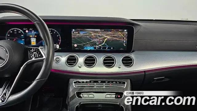 Mercedes-Benz E-Class 2021 — Фото 12/20
