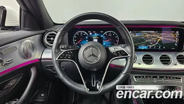 Mercedes-Benz E-Class 2021 — Фото 13/20