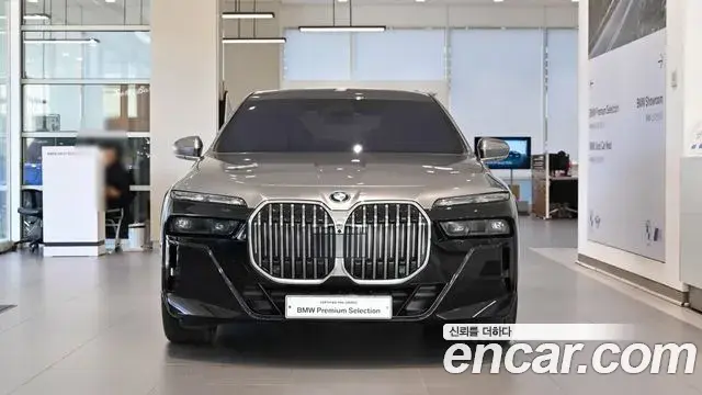 BMW 7 Series 2025 — Фото 1/20