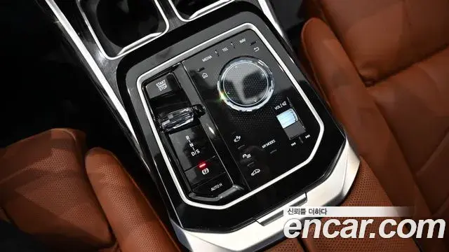BMW 7 Series 2025 — Фото 10/20
