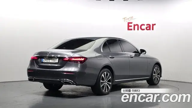 Mercedes-Benz E-Class 2021 — Фото 2/20