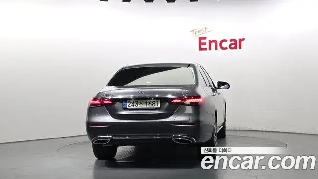 Mercedes-Benz E-Class 2021 — Фото 4/20