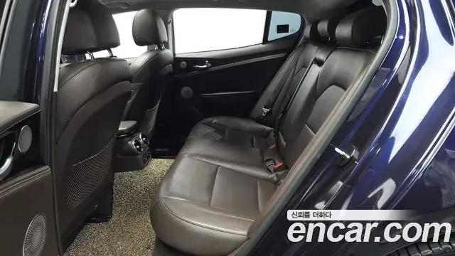 Kia Stinger 2018 — Şəkil 11/32