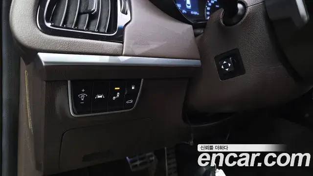 Kia Stinger 2018 — Şəkil 22/32