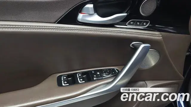 Kia Stinger 2018 — Şəkil 17/32
