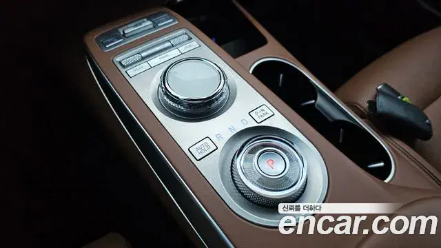 Genesis GV70 2021 — Фото 9/20