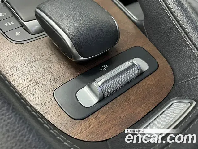 Mercedes-Benz GLE-Class 2020 — Фото 15/20