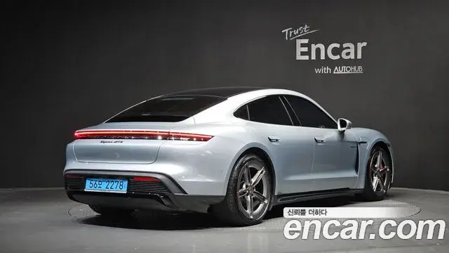 Porsche Taycan 2026 — Şəkil 24/32