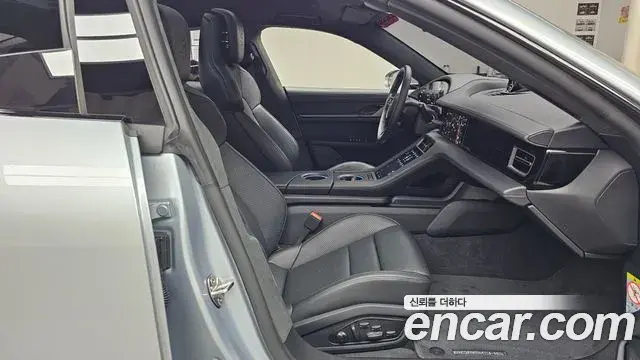 Porsche Taycan 2026 — Şəkil 19/32