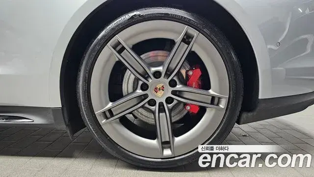 Porsche Taycan 2026 — Şəkil 13/32