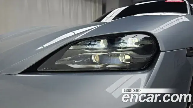 Porsche Taycan 2026 — Şəkil 22/32