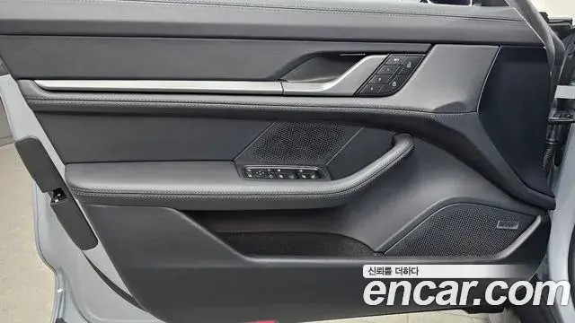 Porsche Taycan 2026 — Şəkil 30/32