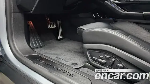 Porsche Taycan 2026 — Şəkil 27/32