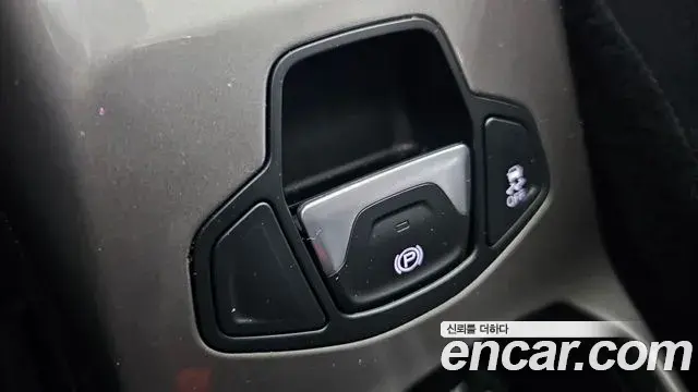 Jeep Renegade 2021 — Фото 16/20