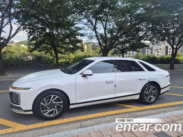 Hyundai Grandeur 2023 — Фото 17/19