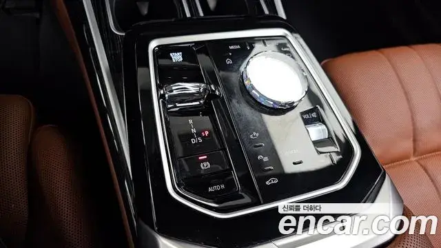 BMW 7 Series 2025 — Photo 9/20