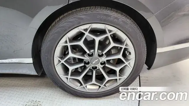 Genesis Electrified G80 2023 — ფოტო 5/20