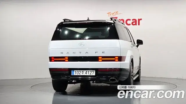 Hyundai Santa Fe 2023 — Фото 4/20