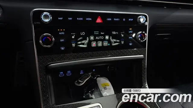 Genesis GV80 Coupe 2026 — Фото 18/20