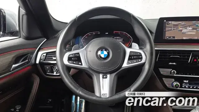 BMW 5 Series 2020 — Фото 13/20