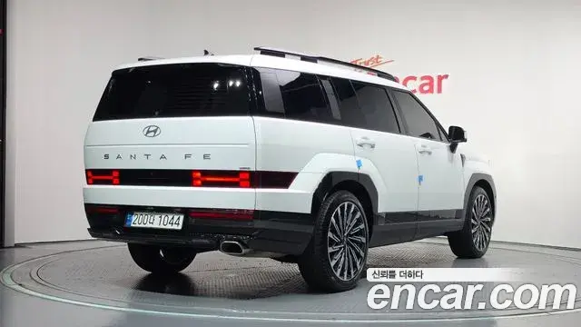 Hyundai Santa Fe 2024 — Photo 2/20