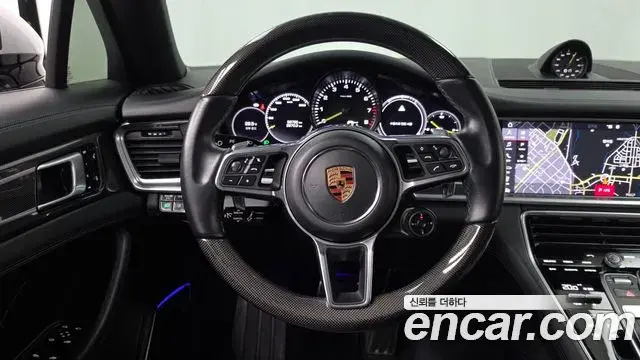 Porsche Panamera 2018 — Фото 13/20