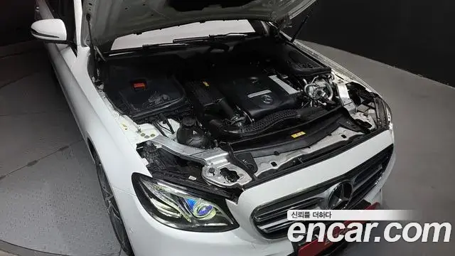 Mercedes-Benz E-Class 2019 — Фото 5/20