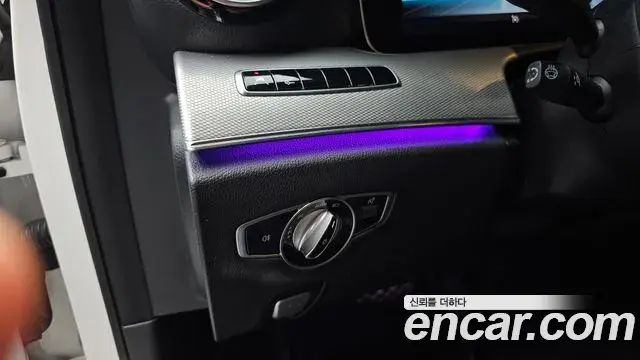 Mercedes-Benz E-Class 2019 — Фото 18/20