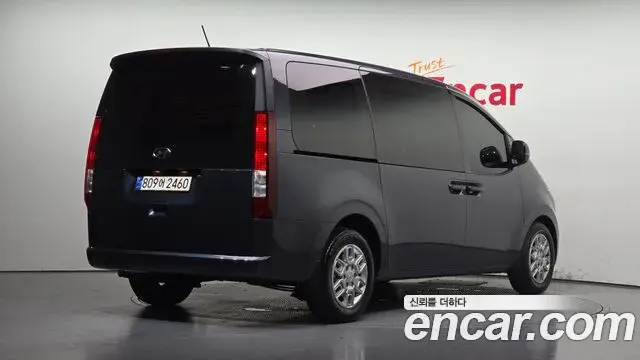 Hyundai Staria 2023 — Фото 2/20