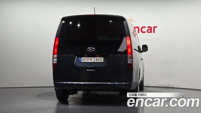Hyundai Staria 2023 — Фото 4/20