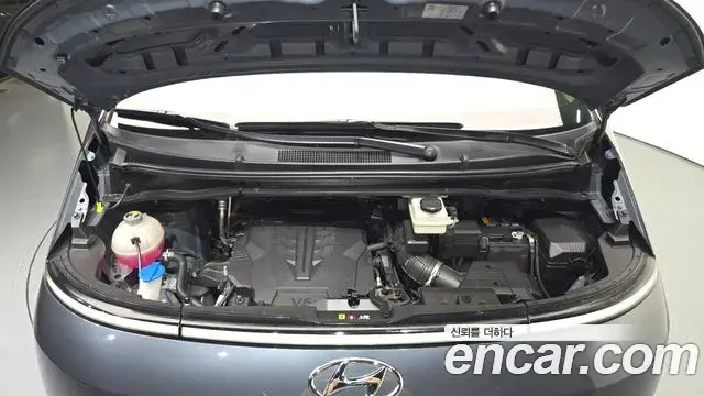 Hyundai Staria 2023 — Фото 6/20