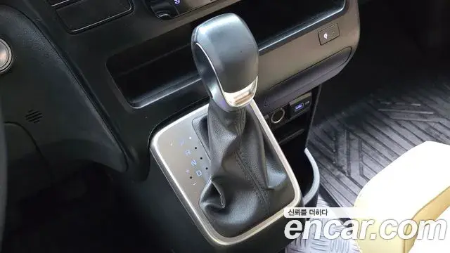 Hyundai Staria 2023 — Фото 9/20
