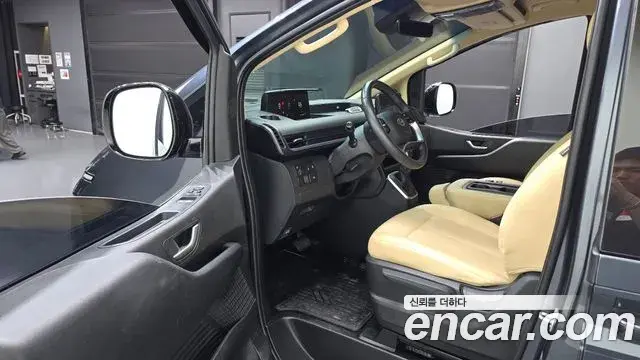 Hyundai Staria 2023 — Фото 10/20