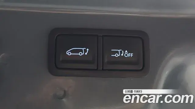 Hyundai Staria 2023 — Фото 18/20