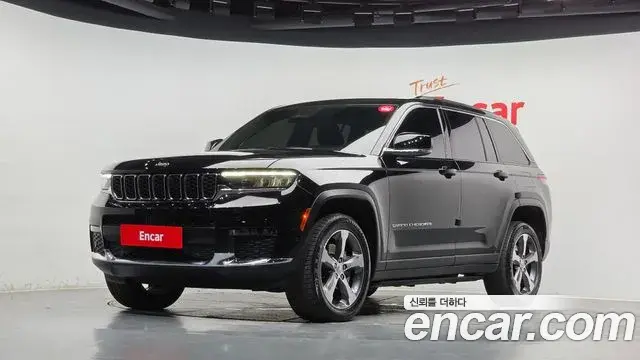 Jeep Grand Cherokee 2023 — Фото 1/20