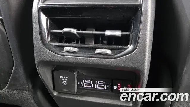Jeep Grand Cherokee 2023 — Фото 18/20