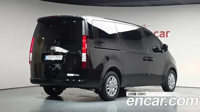 Hyundai Staria 2026 — Фото 2/20