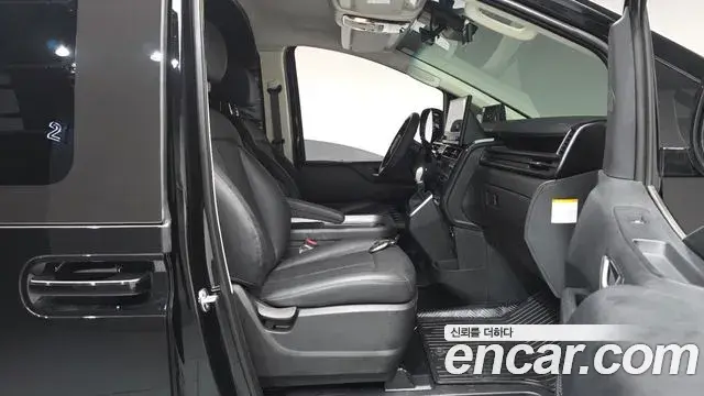 Hyundai Staria 2026 — Şəkil 13/34