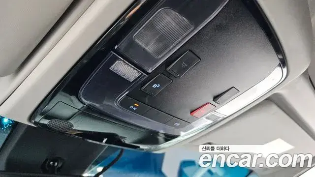 Hyundai Staria 2023 — Фото 18/20